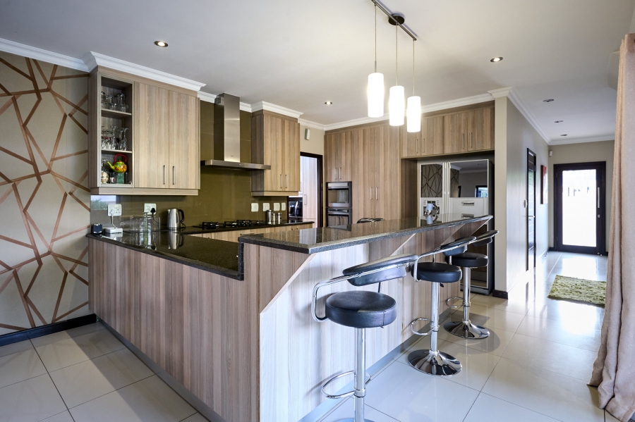 4 Bedroom Property for Sale in Waterfall Country Village Gauteng