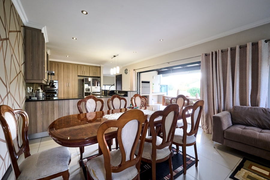 4 Bedroom Property for Sale in Waterfall Country Village Gauteng