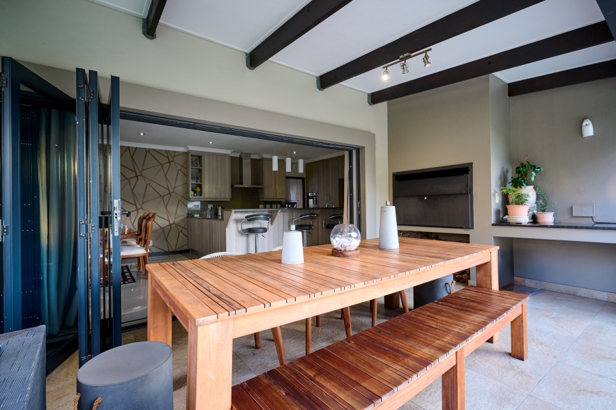 4 Bedroom Property for Sale in Waterfall Country Village Gauteng