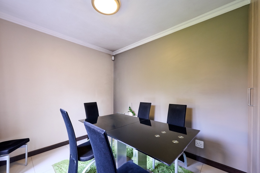 4 Bedroom Property for Sale in Waterfall Country Village Gauteng
