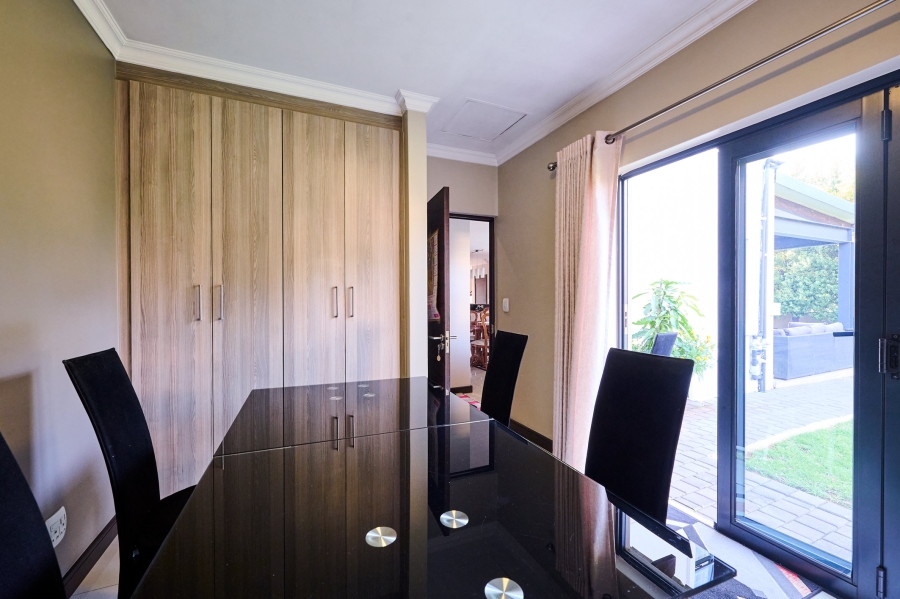 4 Bedroom Property for Sale in Waterfall Country Village Gauteng