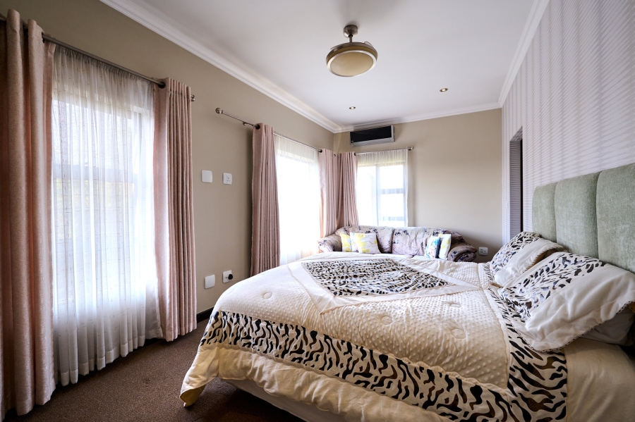 4 Bedroom Property for Sale in Waterfall Country Village Gauteng