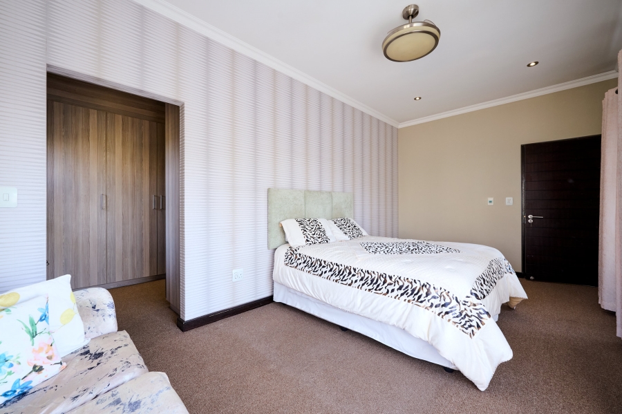 4 Bedroom Property for Sale in Waterfall Country Village Gauteng