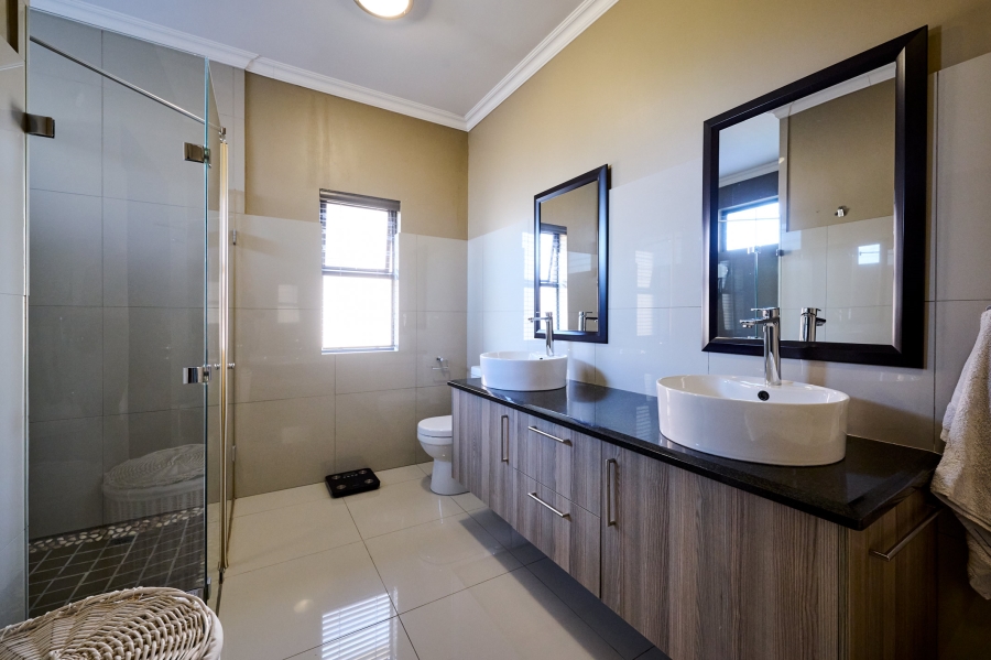 4 Bedroom Property for Sale in Waterfall Country Village Gauteng