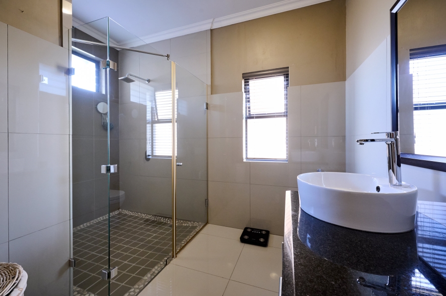 4 Bedroom Property for Sale in Waterfall Country Village Gauteng