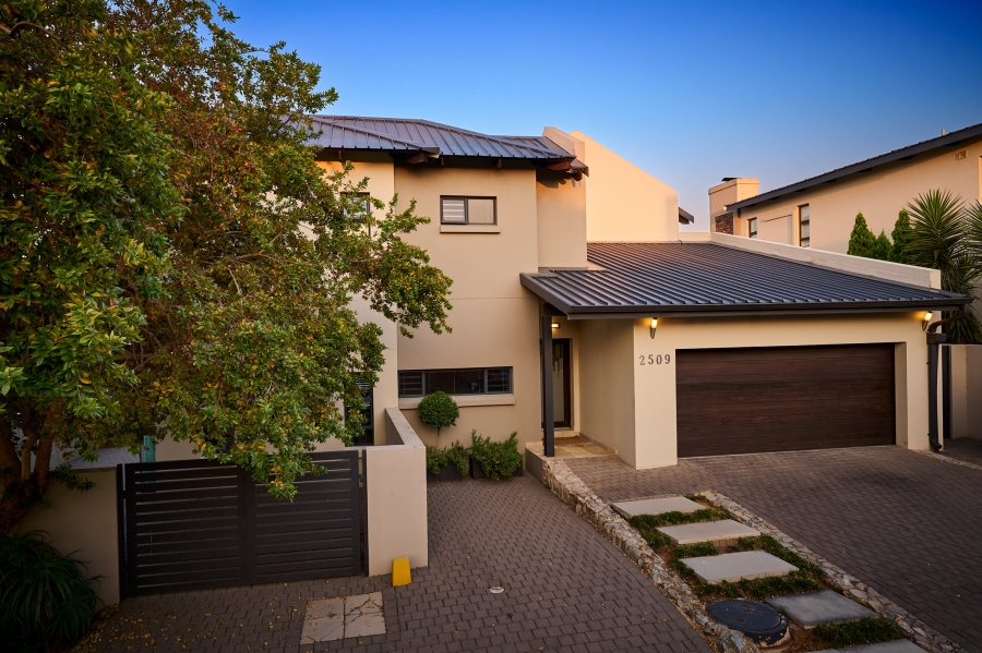 4 Bedroom Property for Sale in Waterfall Country Village Gauteng