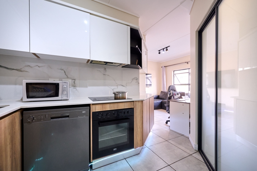 1 Bedroom Property for Sale in Waterfall Gauteng