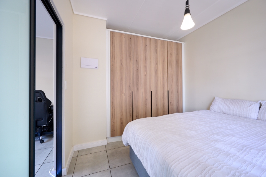 1 Bedroom Property for Sale in Waterfall Gauteng