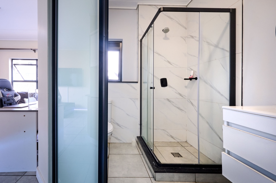 1 Bedroom Property for Sale in Waterfall Gauteng