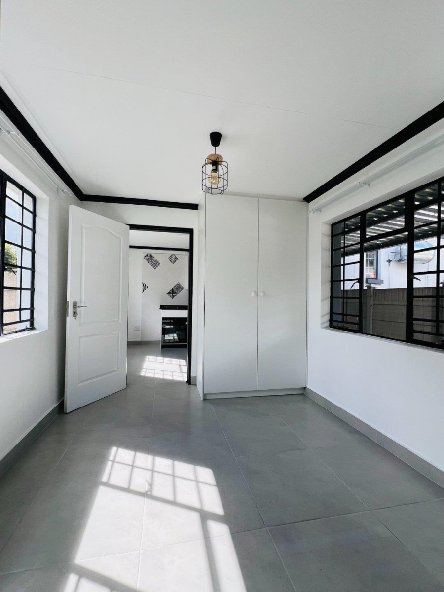 To Let 1 Bedroom Property for Rent in Florida Gauteng