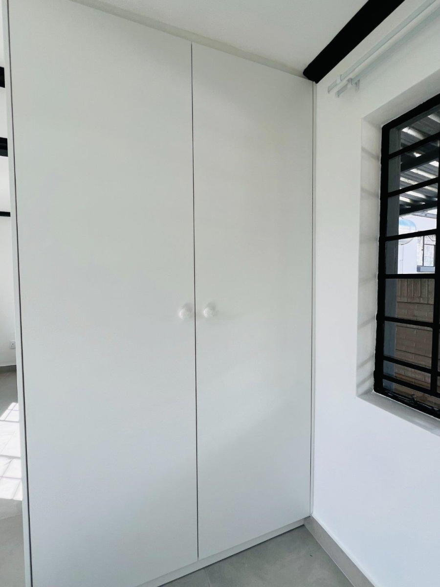 To Let 1 Bedroom Property for Rent in Florida Gauteng
