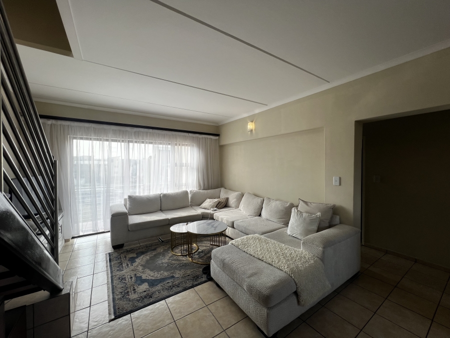 To Let 3 Bedroom Property for Rent in Barbeque Downs Gauteng
