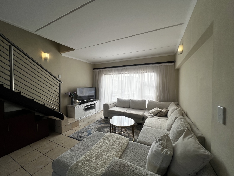 To Let 3 Bedroom Property for Rent in Barbeque Downs Gauteng