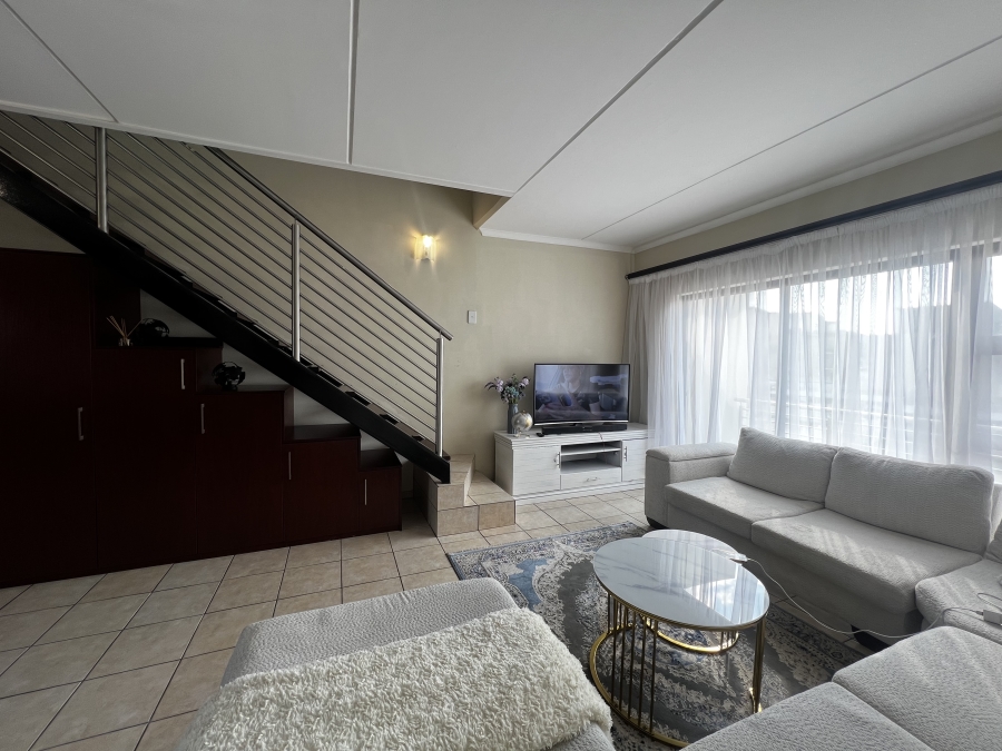 To Let 3 Bedroom Property for Rent in Barbeque Downs Gauteng