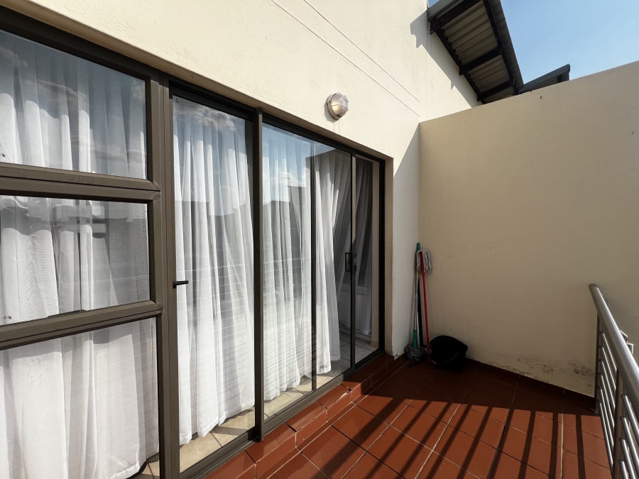 To Let 3 Bedroom Property for Rent in Barbeque Downs Gauteng
