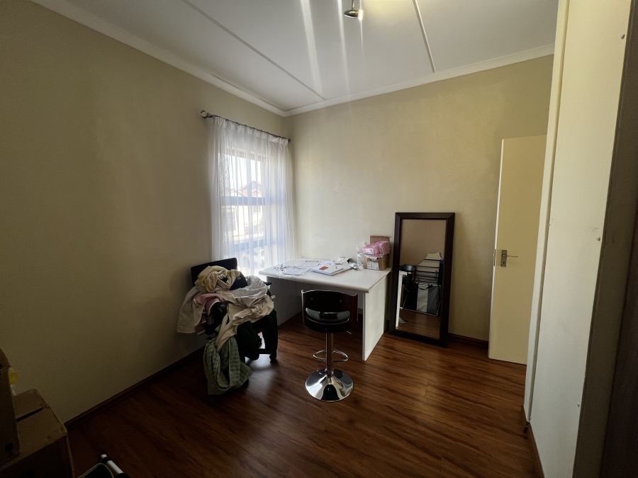 To Let 3 Bedroom Property for Rent in Barbeque Downs Gauteng