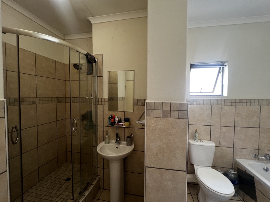 To Let 3 Bedroom Property for Rent in Barbeque Downs Gauteng