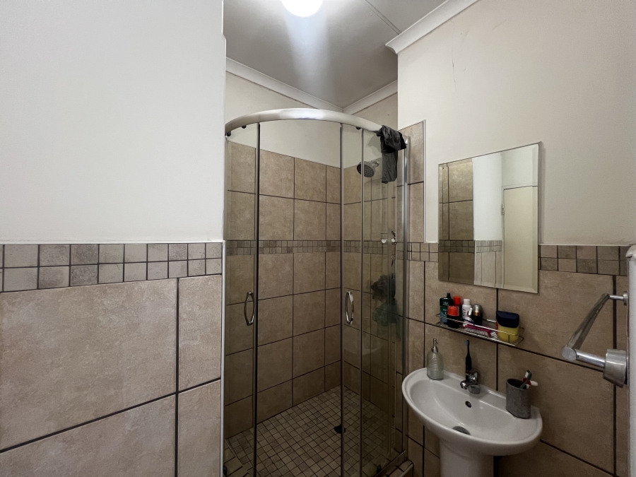 To Let 3 Bedroom Property for Rent in Barbeque Downs Gauteng