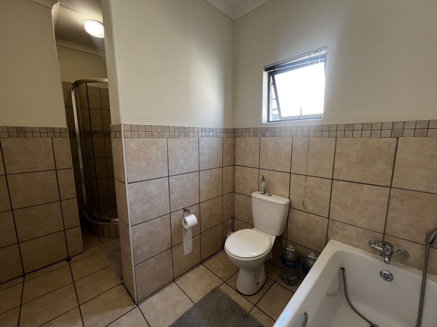 To Let 3 Bedroom Property for Rent in Barbeque Downs Gauteng
