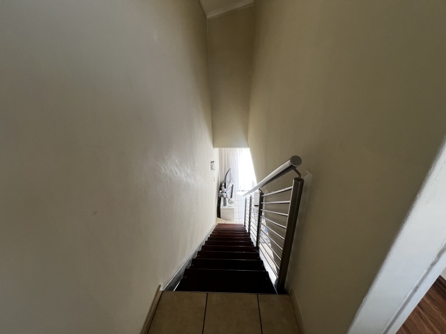 To Let 3 Bedroom Property for Rent in Barbeque Downs Gauteng