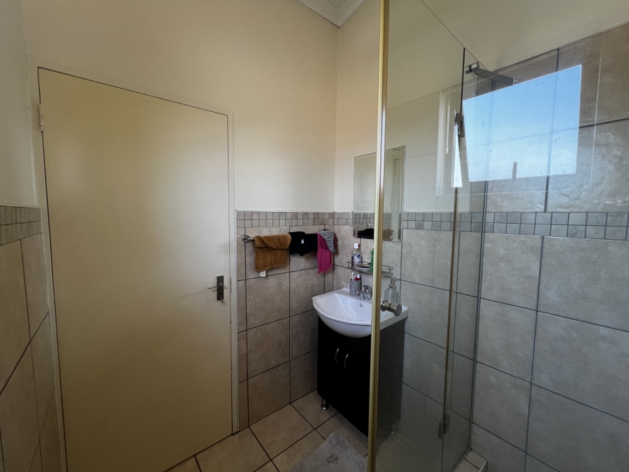To Let 3 Bedroom Property for Rent in Barbeque Downs Gauteng