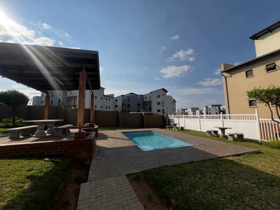 To Let 3 Bedroom Property for Rent in Barbeque Downs Gauteng