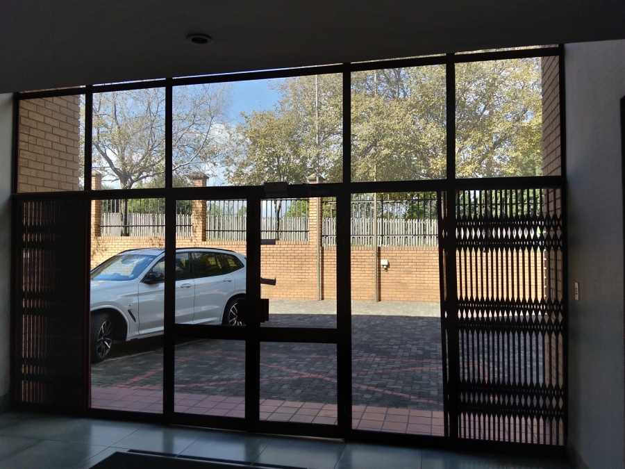 To Let Commercial Property for Rent in Laser Park Gauteng