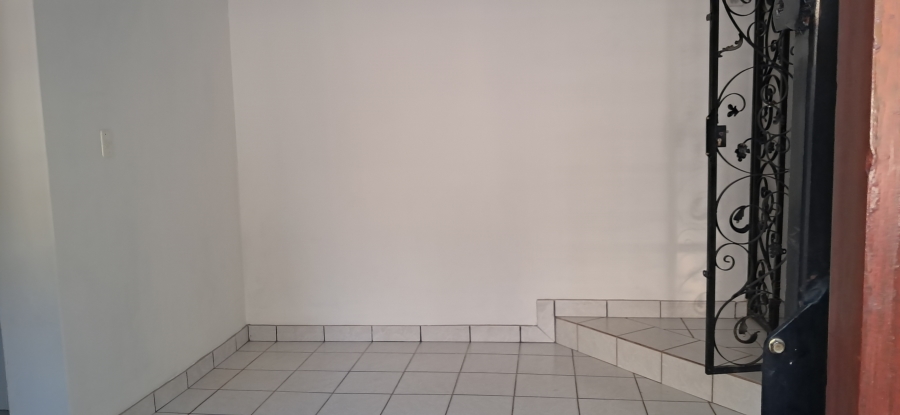 To Let 3 Bedroom Property for Rent in Roodekrans Gauteng