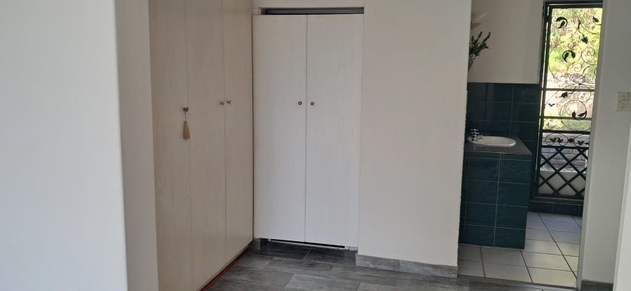 To Let 3 Bedroom Property for Rent in Roodekrans Gauteng