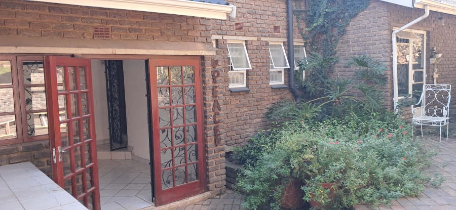 To Let 3 Bedroom Property for Rent in Roodekrans Gauteng