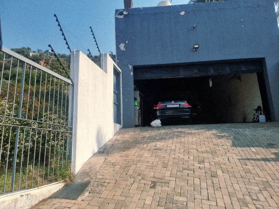 7 Bedroom Property for Sale in Noordekrans Gauteng
