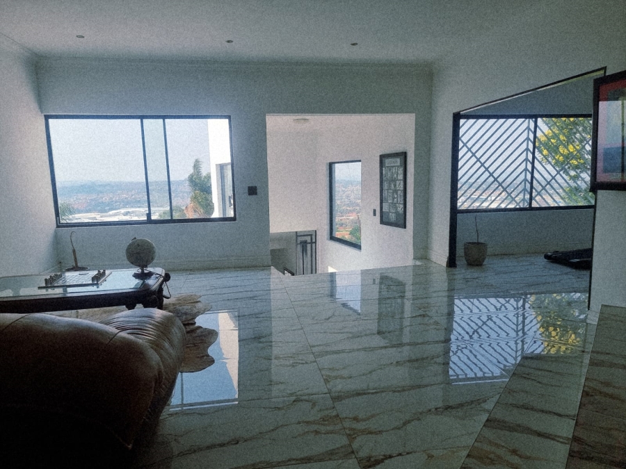 7 Bedroom Property for Sale in Noordekrans Gauteng