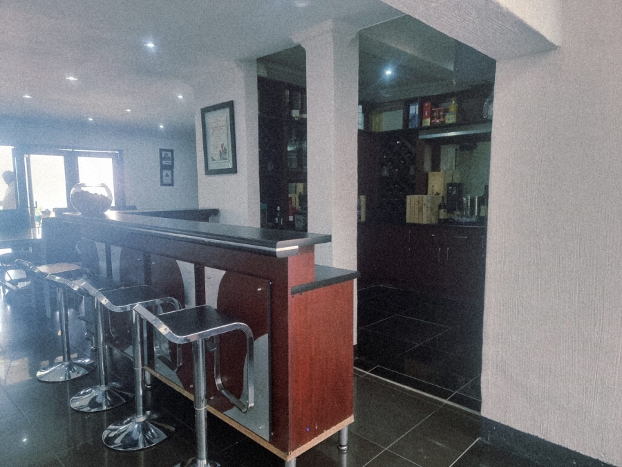 7 Bedroom Property for Sale in Noordekrans Gauteng