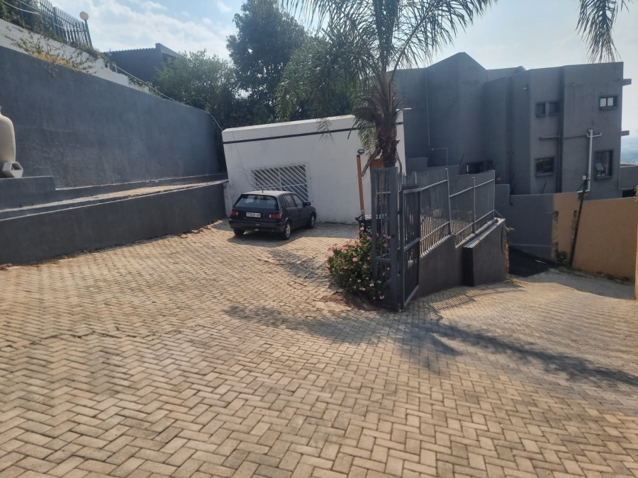 7 Bedroom Property for Sale in Noordekrans Gauteng