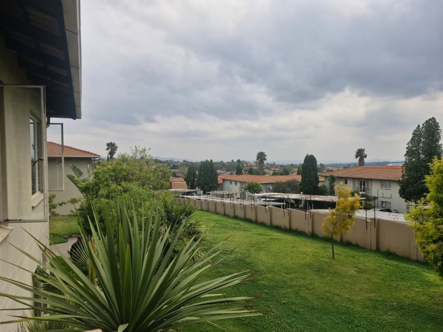 To Let 3 Bedroom Property for Rent in Radiokop Gauteng