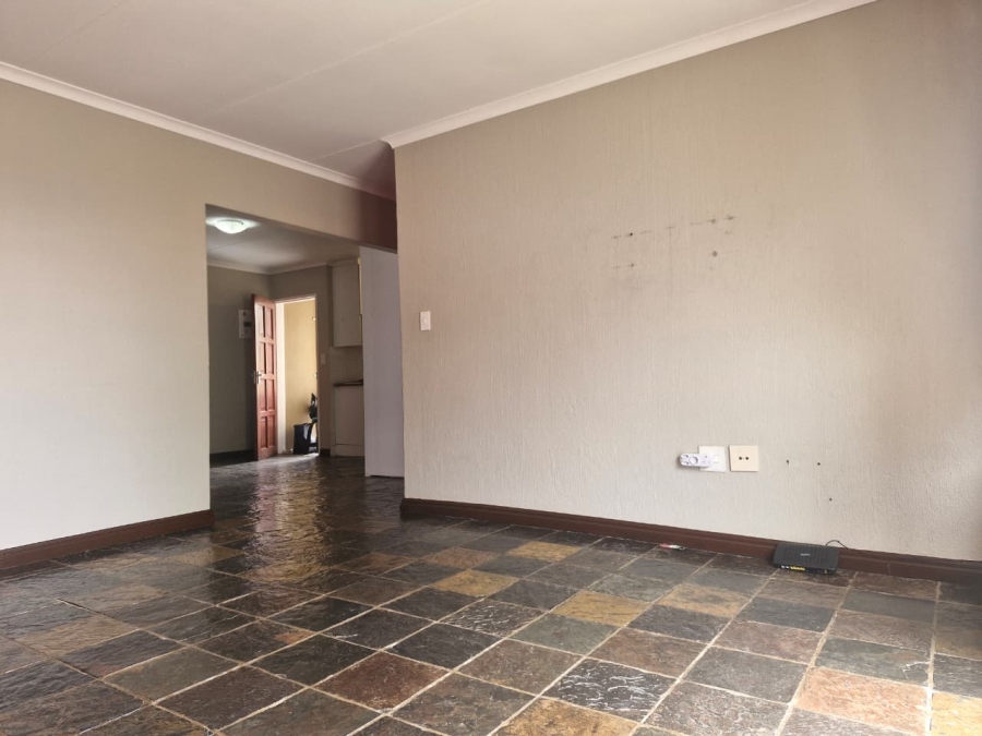 To Let 3 Bedroom Property for Rent in Radiokop Gauteng