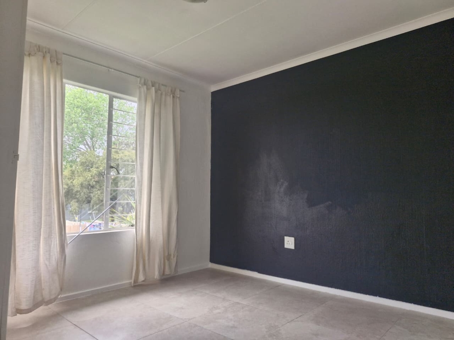 To Let 3 Bedroom Property for Rent in Radiokop Gauteng