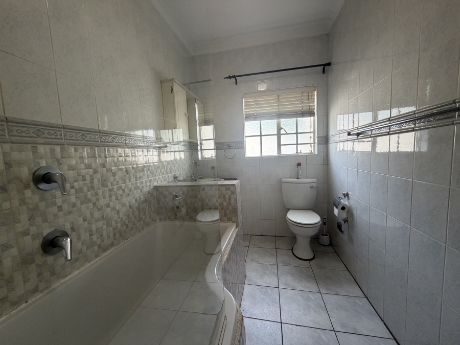 To Let 4 Bedroom Property for Rent in Eldo Glen Gauteng