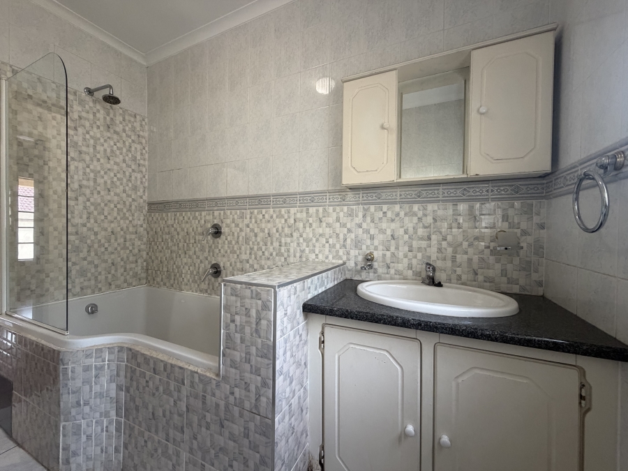 To Let 4 Bedroom Property for Rent in Eldo Glen Gauteng