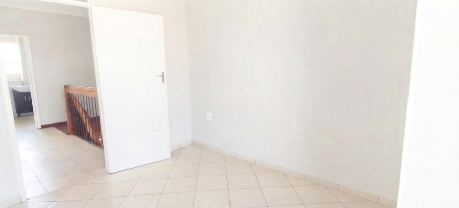 3 Bedroom Property for Sale in Farrarmere Gauteng