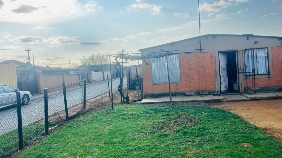 1 Bedroom Property for Sale in Etwatwa Gauteng