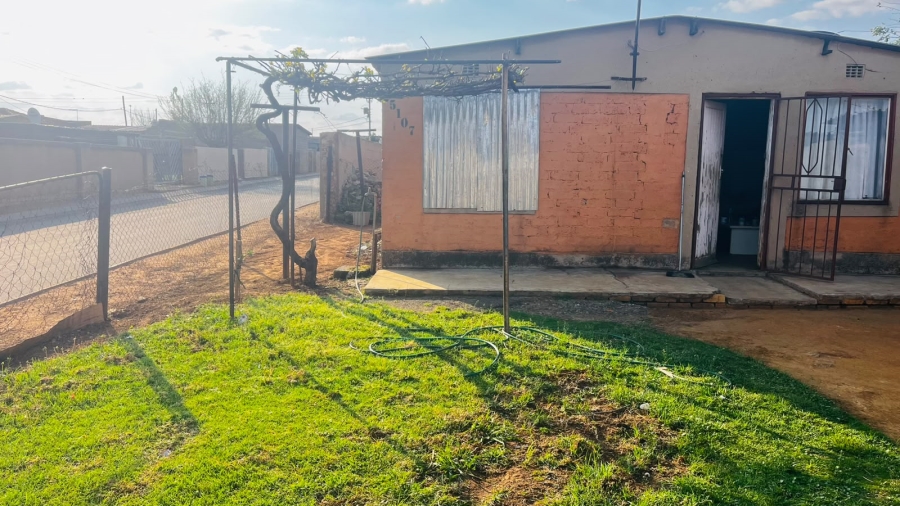 1 Bedroom Property for Sale in Etwatwa Gauteng