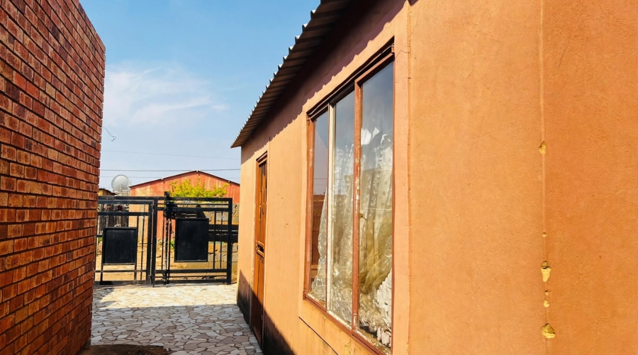 2 Bedroom Property for Sale in Etwatwa Gauteng