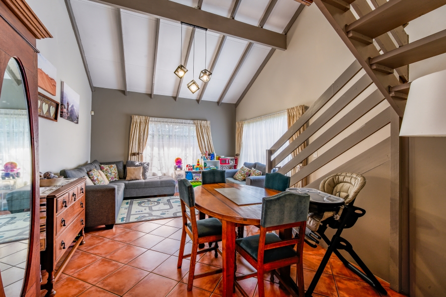 4 Bedroom Property for Sale in Faerie Glen Gauteng