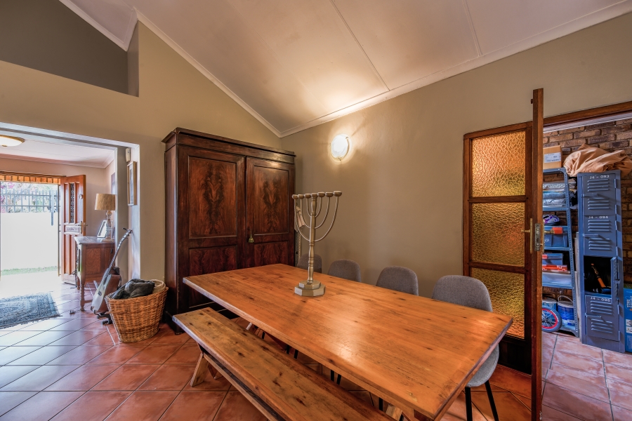 4 Bedroom Property for Sale in Faerie Glen Gauteng