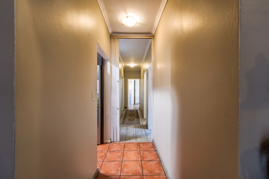 4 Bedroom Property for Sale in Faerie Glen Gauteng