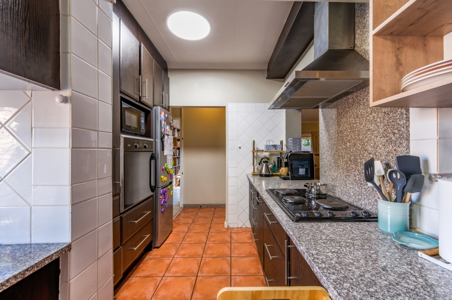 4 Bedroom Property for Sale in Faerie Glen Gauteng