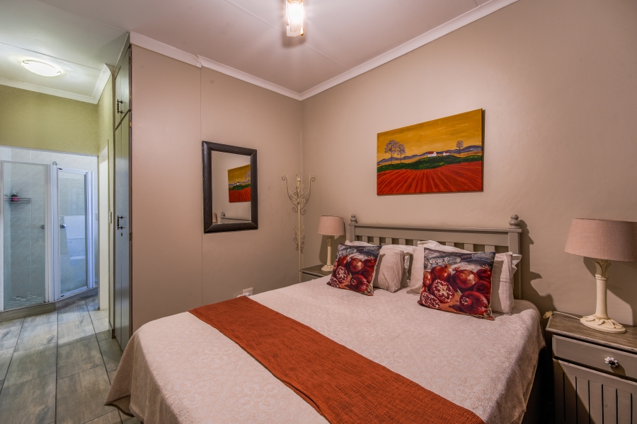 4 Bedroom Property for Sale in Faerie Glen Gauteng