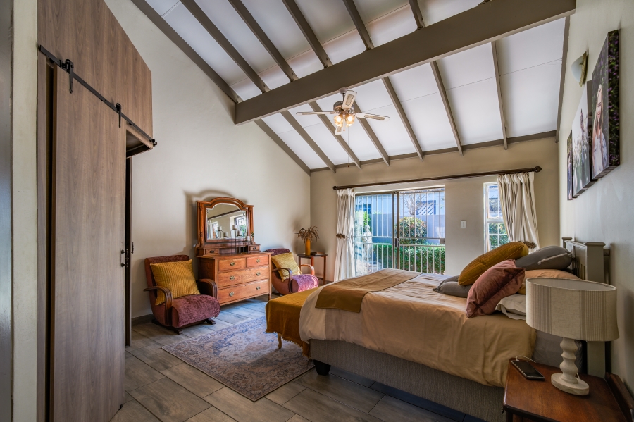 4 Bedroom Property for Sale in Faerie Glen Gauteng