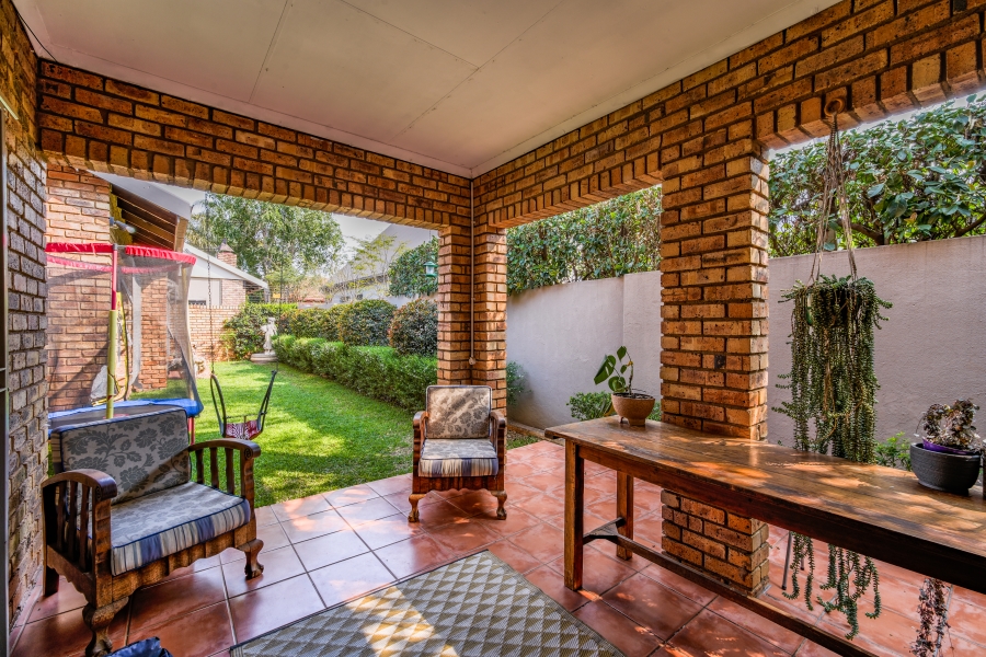4 Bedroom Property for Sale in Faerie Glen Gauteng